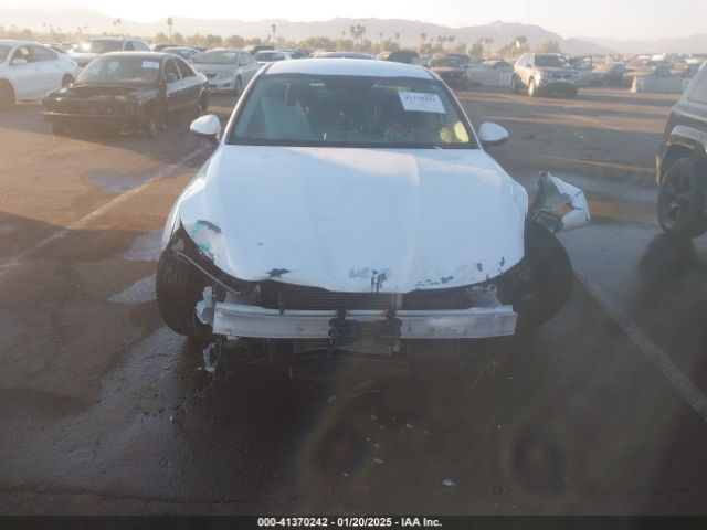 5XXG14J23NG152539 KIA K5 LXS