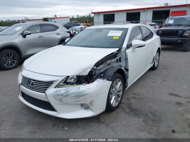 JTHBW1GG4E2044609 Lexus ES 300H