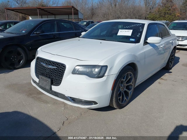 Chrysler 300 300s 2018 2C3CCABG1JH143075 Image 2