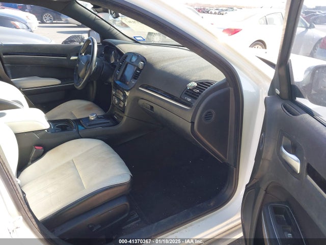 Chrysler 300 300s 2018 2C3CCABG1JH143075 Image 5