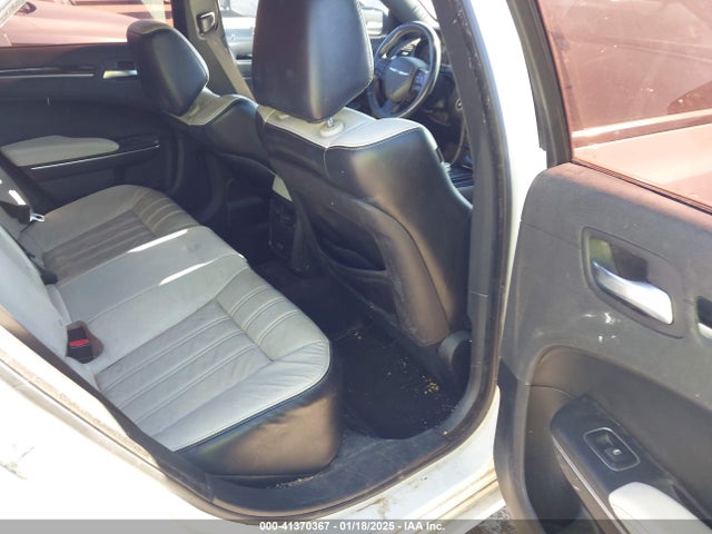 Chrysler 300 300s 2018 2C3CCABG1JH143075 Image 8