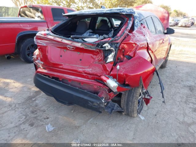 NMTKHMBX2LR105058 Toyota C-HR XLE