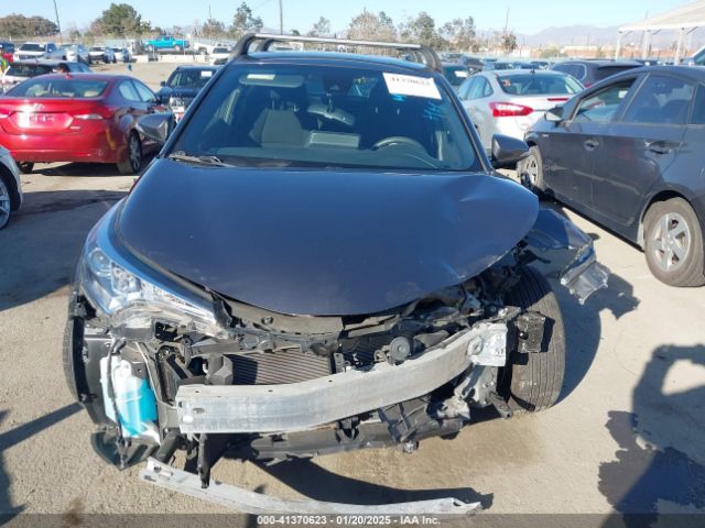 JTNKHMBXXK1039920 Toyota C-HR LE