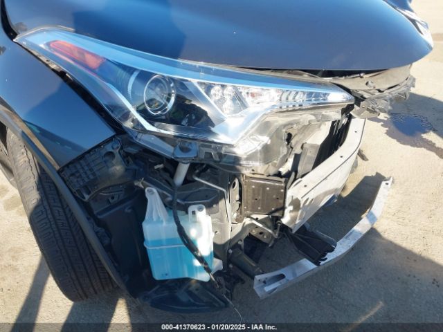 JTNKHMBXXK1039920 Toyota C-HR LE