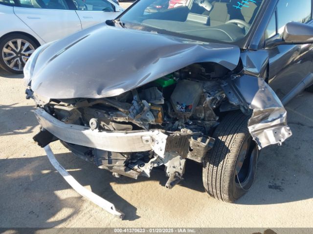 JTNKHMBXXK1039920 Toyota C-HR LE