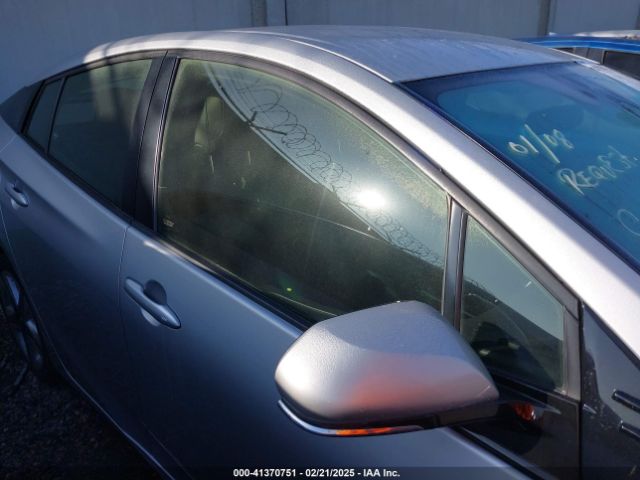 JTDKARFU6G3508826 Toyota Prius Three Touring