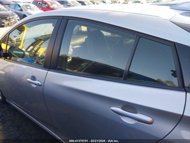 JTDKARFU6G3508826 Toyota Prius Three Touring