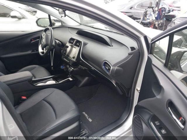 JTDKARFU6G3508826 Toyota Prius Three Touring