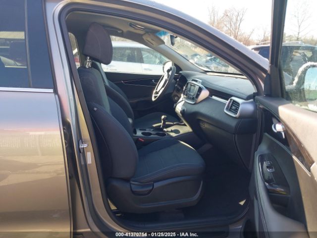 5XYPGDA58HG224750 KIA Sorento 3.3l Lx