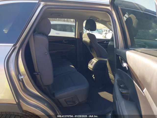 5XYPGDA58HG224750 KIA Sorento 3.3l Lx