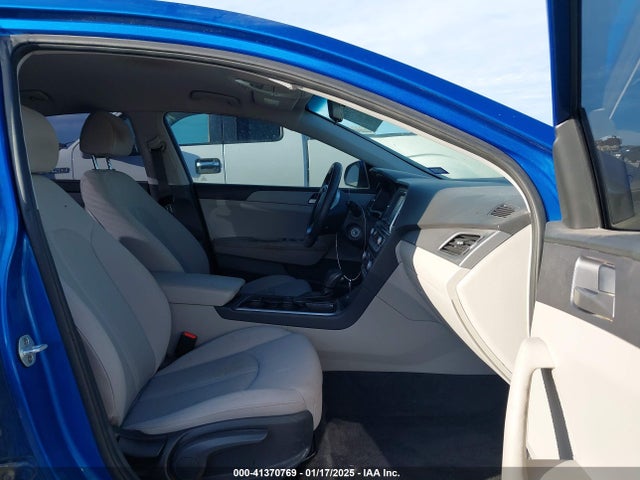 5NPE24AF7JH609665 Hyundai SONATA SE
