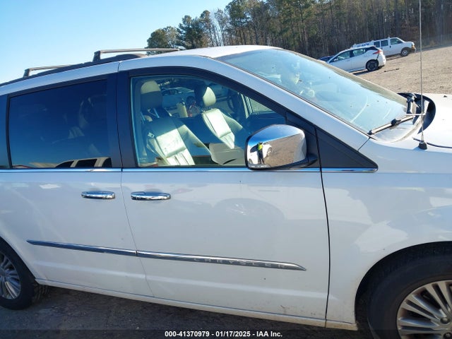 2C4RC1CG9GR149004 Chrysler Town & Country Touring-l Anniversary Edition