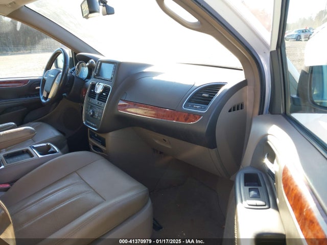 2C4RC1CG9GR149004 Chrysler Town & Country Touring-l Anniversary Edition