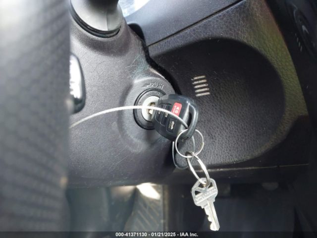 2T1BURHE7KC223002 Toyota COROLLA LE