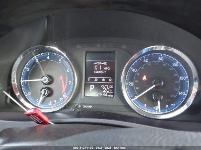 2T1BURHE7KC223002 Toyota COROLLA LE