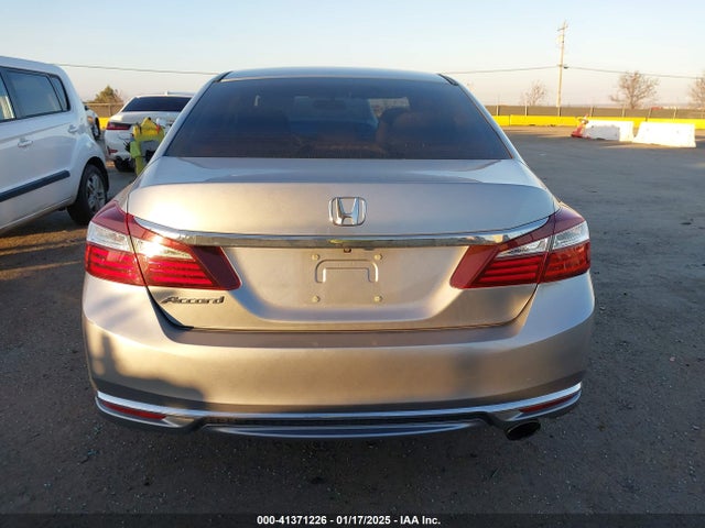 Honda ACCORD LX 2017 1HGCR2F33HA167525 Image 16