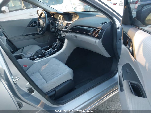 Honda ACCORD LX 2017 1HGCR2F33HA167525 Image 5