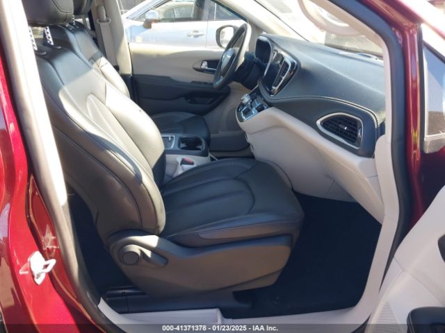 2C4RC1L79PR500526 Chrysler Pacifica Hybrid Touring L