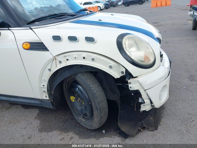 2009 MINI COOPER WMWMF33519TW73736 Photo 5