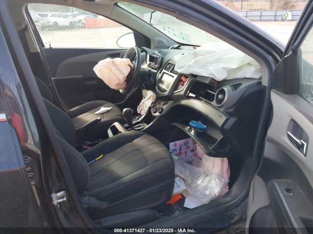 1G1JC5SB0F4141460 Chevrolet Sonic Lt Auto
