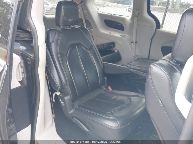 Chrysler Pacifica Touring L 2022 2C4RC1BG4NR188923 Image 8