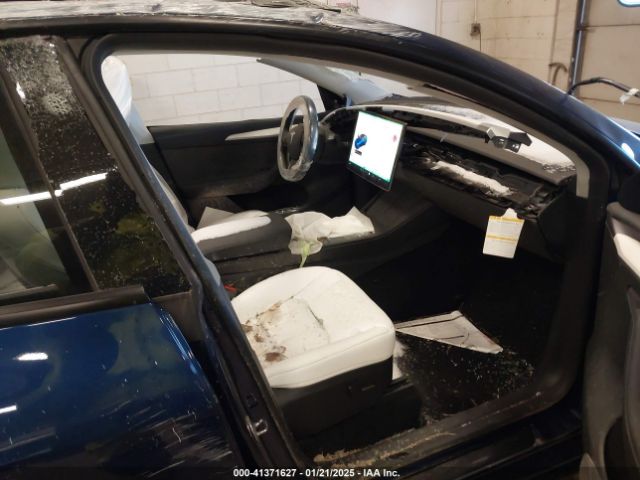 7SAYGDEE4SF216077 Tesla Model Y Long Range Dual Motor All-wheel Drive