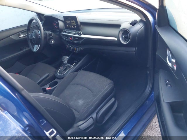 3KPF24AD6ME268576 KIA Forte Lxs