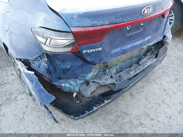 3KPF24AD6ME268576 KIA Forte Lxs