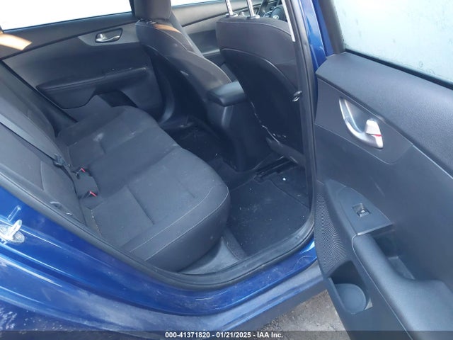 3KPF24AD6ME268576 KIA Forte Lxs
