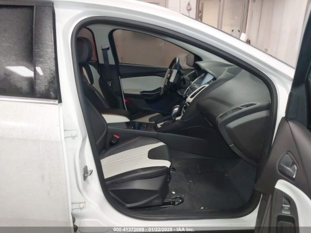 1FADP3N24EL184959 Ford Focus Titanium