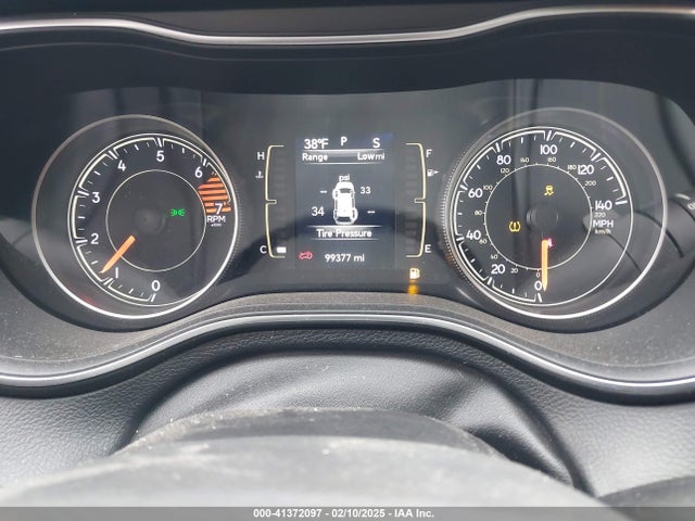1C4PJLLB8LD585577 Jeep Cherokee Altitude Fwd