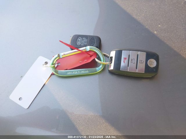5XYPKDA56GG174783 KIA Sorento 3.3l Sxl