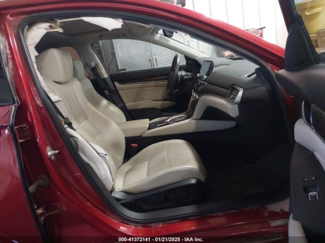 1HGCV2F90JA005924 Honda Accord Touring 2.0t