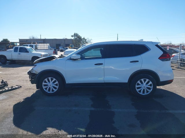 Nissan ROGUE S 2017 JN8AT2MT4HW133823 Image 15