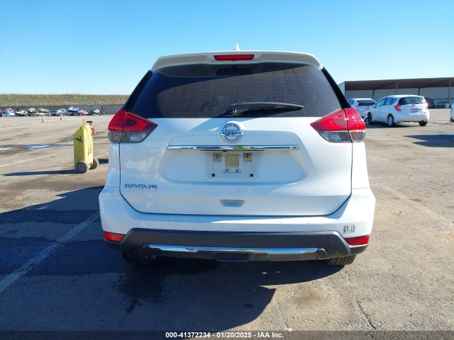 Nissan ROGUE S 2017 JN8AT2MT4HW133823 Image 17
