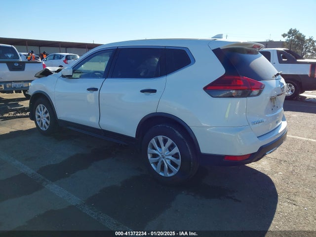 Nissan ROGUE S 2017 JN8AT2MT4HW133823 Image 3