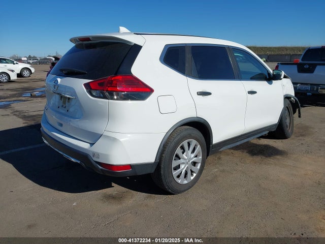 Nissan ROGUE S 2017 JN8AT2MT4HW133823 Image 4