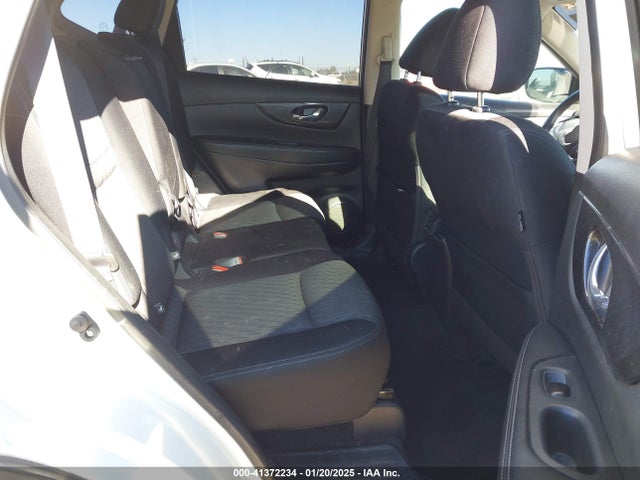 Nissan ROGUE S 2017 JN8AT2MT4HW133823 Image 8