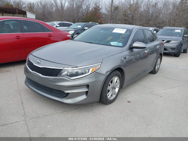 KIA Optima Lx 2018 5XXGT4L32JG181962 Image 2