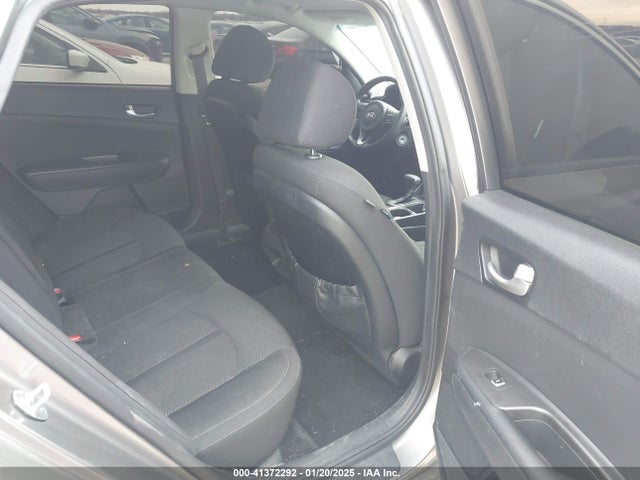 KIA Optima Lx 2018 5XXGT4L32JG181962 Image 8