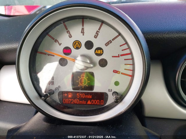 2010 MINI COOPER WMWMF3C5XATZ28033 Photo 6