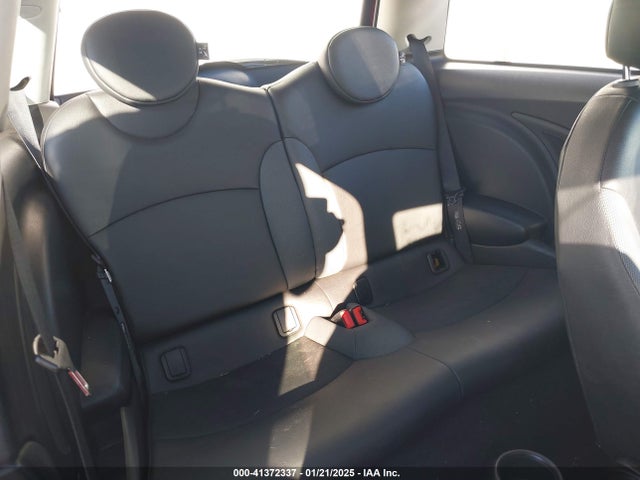 2010 MINI COOPER WMWMF3C5XATZ28033 Photo 7