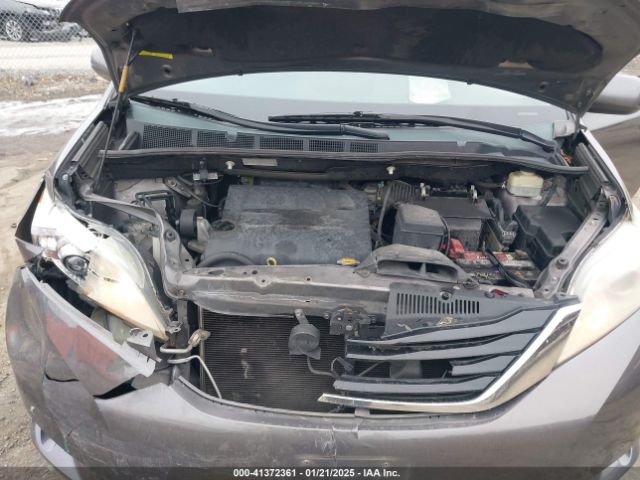 5TDKK3DC1FS568899 Toyota Sienna Le 8 Passenger