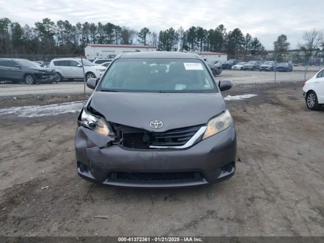 5TDKK3DC1FS568899 Toyota Sienna Le 8 Passenger