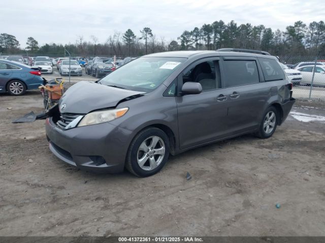 5TDKK3DC1FS568899 Toyota Sienna Le 8 Passenger