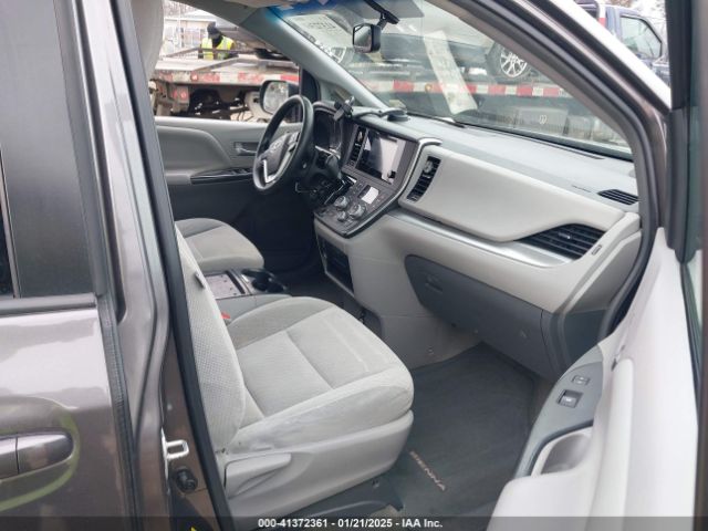 5TDKK3DC1FS568899 Toyota Sienna Le 8 Passenger