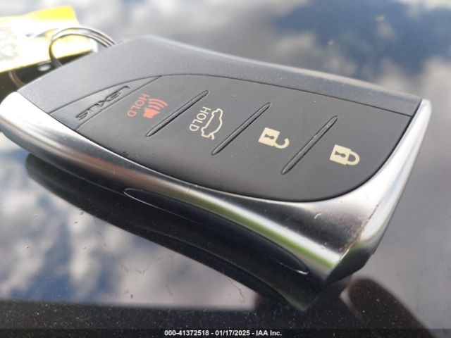 58ADA1C15NU013551 Lexus ES 300H