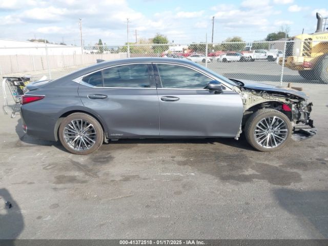 58ADA1C15NU013551 Lexus ES 300H