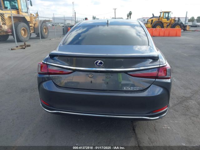 58ADA1C15NU013551 Lexus ES 300H