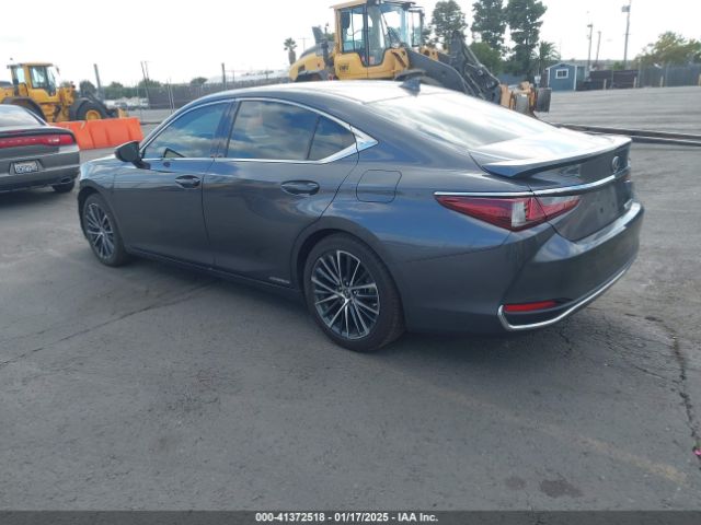 58ADA1C15NU013551 Lexus ES 300H